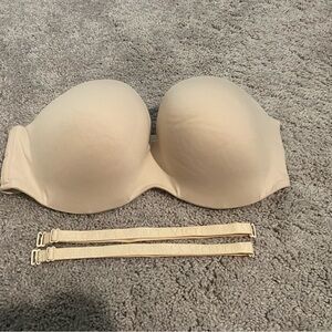 Victorias Secret strapless nude bra (36DDD/38 D-DD)